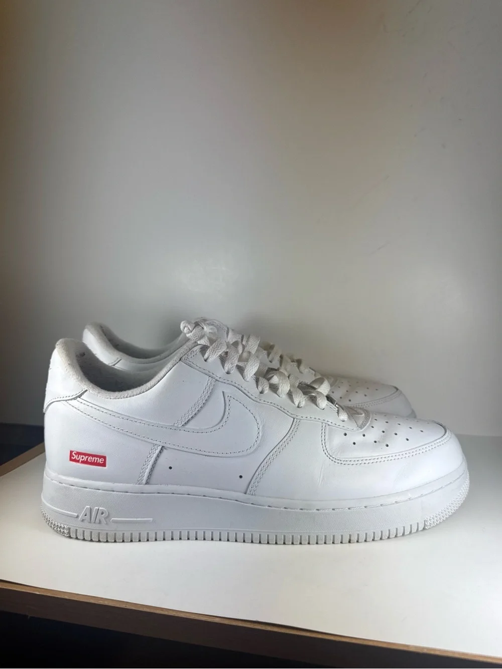Nike x Supreme White Air Force 1 Low Men’s Size 11 Sneakers